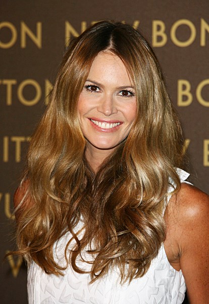 Elle Macpherson Long Wavy Hairstyle That's Great For Women With Thick Hair