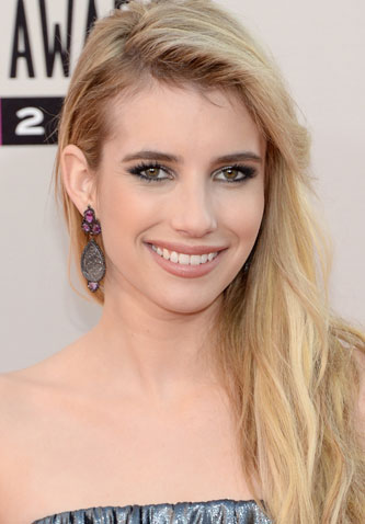 Emma Roberts’ One-Shoulder Hairstyle at the 2013 American Music Awards