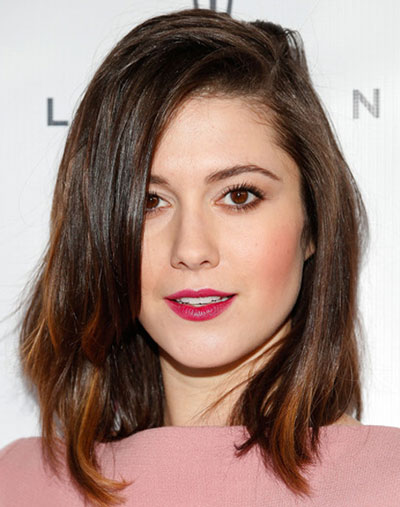 Mary Elizabeth Winstead’s Disheveled Straight Shoulder Length Hairstyle