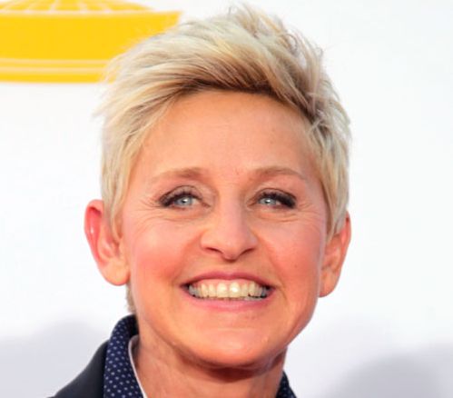 Ellen Degeneres's Light Blonde Hair In Simple Short Mature Hairstyle