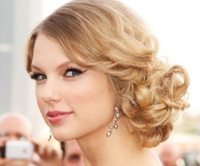 Taylor Swift's Hair In Classic Side Bun Updo For Brides